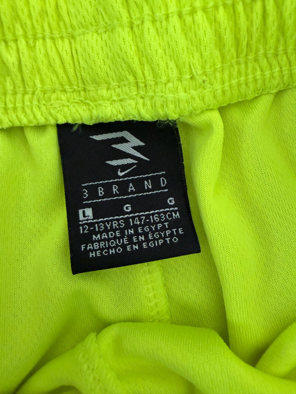 Nike Shirt and Shorts set (3 pieces) - Picture 6 of 6